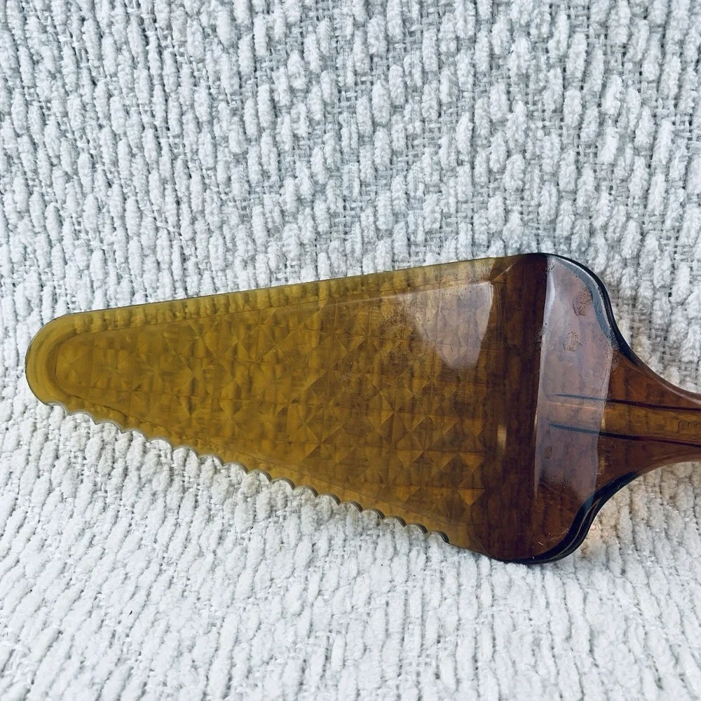 Vintage Ultratemp Amber Pie Cake Server #2119 Serrated‎ Robinson Knife Co USA